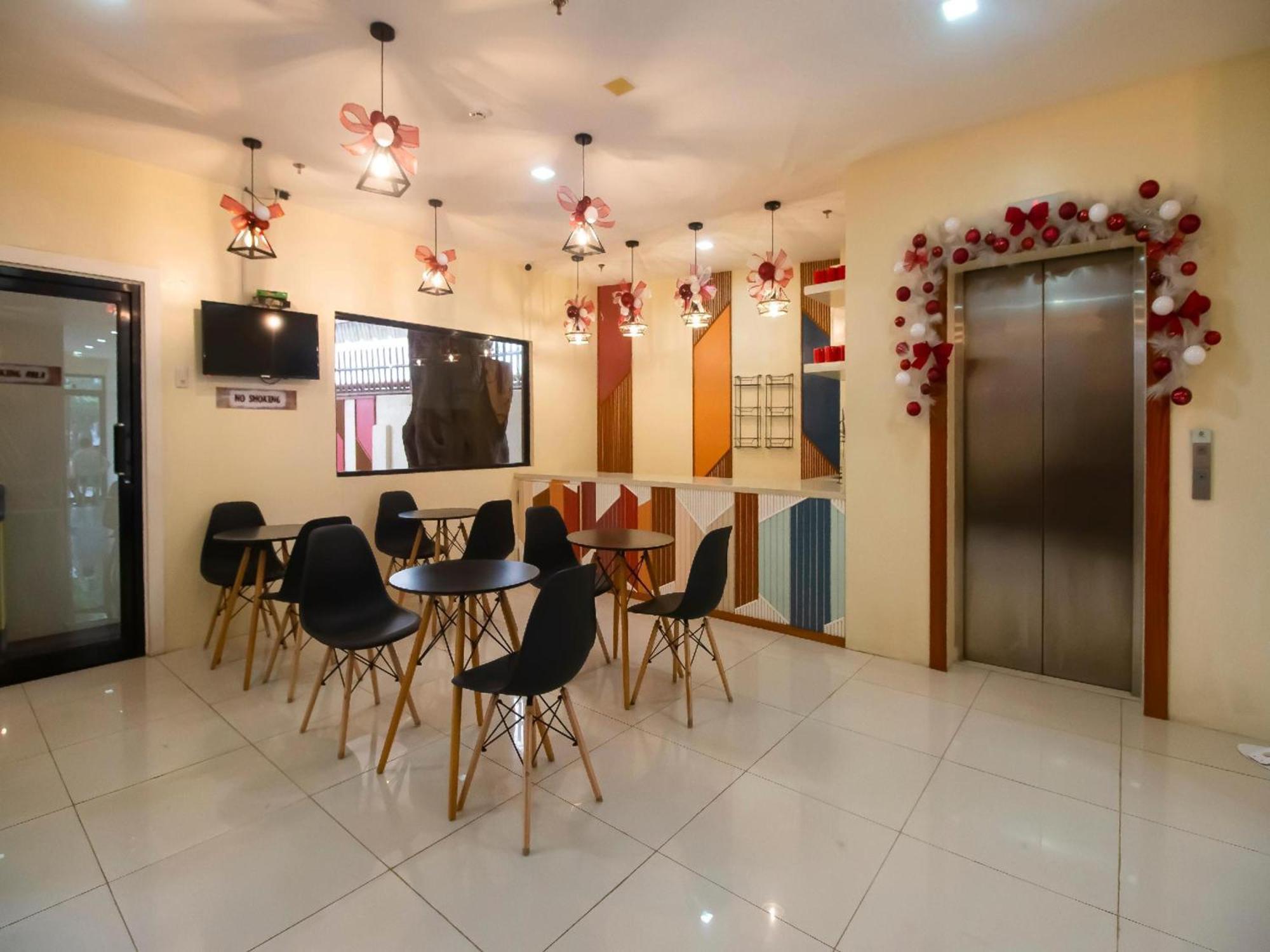 Super Oyo 832 The Teepee Place Hostel & Residence Inn Cebu Екстер'єр фото